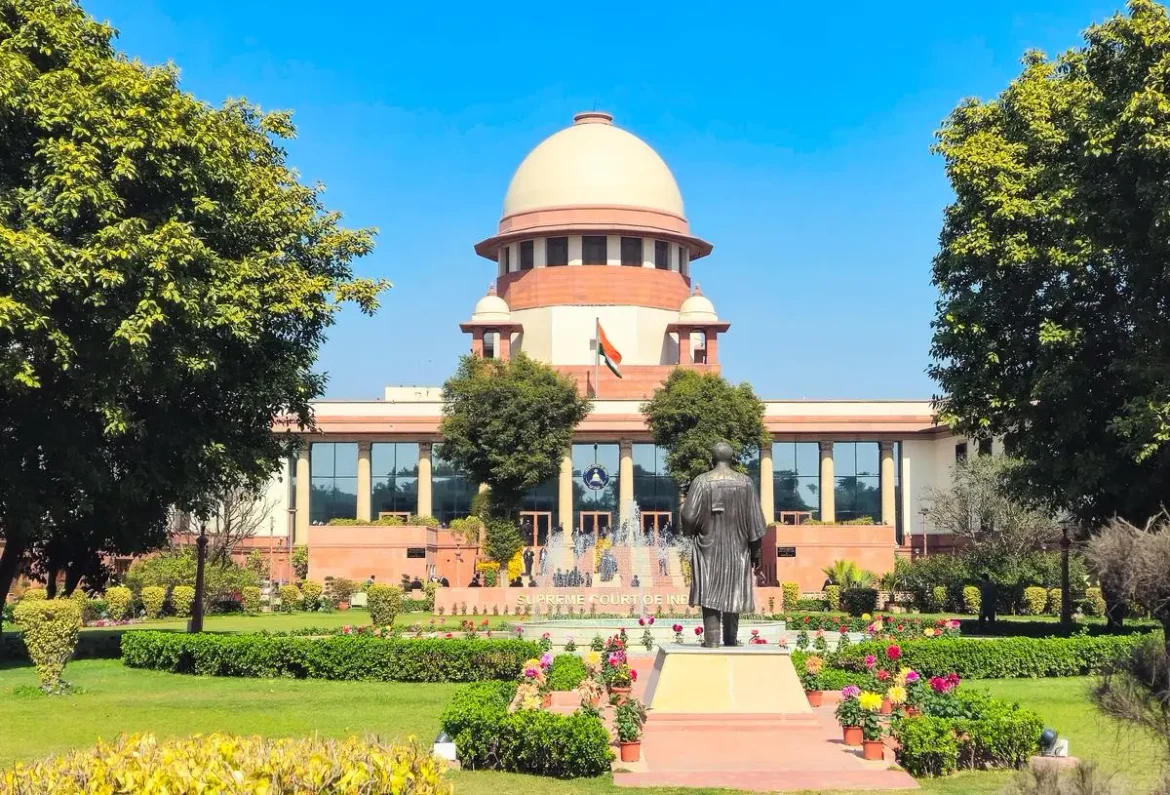 10 अक्टूबर आंदोलन के मद्देनजर सुप्रीम कोर्ट का सरकार को निर्देश – दिल्ली में पूरी तरह बंद नहीं कर सकते मेट्रो और ट्रेन ।